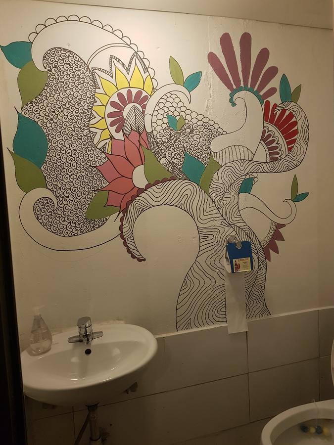 Jinho'S Black Whale Guest House & Bar Сеул Экстерьер фото